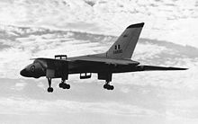 Airplane Picture - Vulcan B.1 XA890 in early silver scheme landing at Farnborough in September 1955 after Roly Falk's 