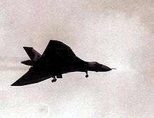 Airplane Picture - Vulcan over Ascension Island on 18 May 1982