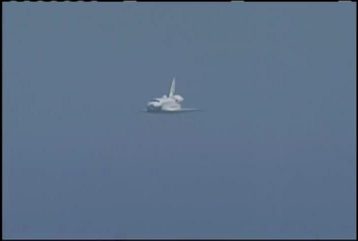 Airplane Picture - STS-127, Space Shuttle Endeavour landing video (2009)