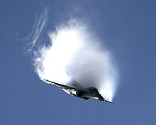 Airplane Picture - A VFA-122 F/A-18F pulling a high-g maneuver at the NAS Oceana 