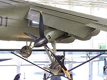 Airplane Picture - Detail of propeller assembly