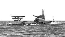 Aircraft Picture - The submarine HMS M2 launching its Parnall Peto floatplane.