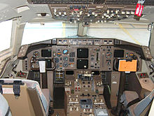 Airplane Picture - Two-crew cockpit of an American Airlines 757-200