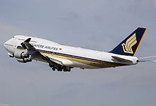 Airplane Picture - Singapore Airlines 747-400 at London Heathrow Airport
