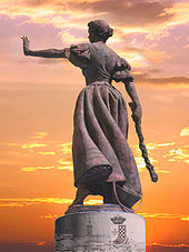 World War 1 Picture - Statue of Juana La Galana in Valdepexas, Spanish woman guerrillera