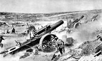 World War 1 Picture - 8-inch howitzers of the 39th Siege Battery, Royal Garrison Artillery, in action near Fricourt.