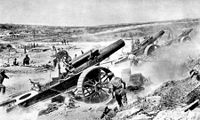 World War 1 Picture - 8-inch howitzers of the 39th Siege Battery, Royal Garrison Artillery, in action near Fricourt.