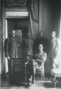 World War 1 Picture - Mannerheim as Regent (seated), with his adjutants (left) Lt. Col. Lilius, Capt. Kekoni, Lt. Gallen-Kallela, Ensign Rosenbrxijer.