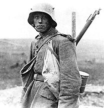 World War 1 Picture - German soldier in the Western Front in 1916