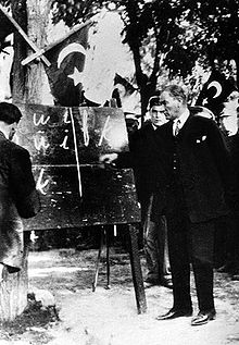 World War 1 Picture - President Gazi Mustafa Kemal introducing the new Turkish alphabet to the people of Kayseri (20 September 1928.)