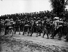 World War 1 Picture - Australians of 6th Brigade, 2nd Division, return from the battle, 10th August