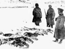 World War 1 Picture - Russians collecting the frozen bodies of Turkish soldiers