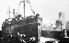 World War 1 Picture - German PoWs returning to Wilhelmshaven, Germany from Japan in February 1920.