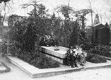 World War 1 Picture - Grave in Berlin (1931)