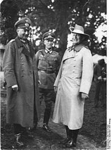 World War 1 Picture - Lettow-Vorbeck (right) as guest of General Gxnther von Kluge at army maneuvers in 1935