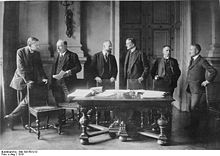 World War 1 Picture - German delegates in Versailles: Professor Dr. Walther Schxcking, Reichspostminister Johannes Giesberts, Justice Minister Dr. Otto Landsberg, Foreign Minister Ulrich Graf von Brockdorff-Rantzau, Prussian State President Robert Leinert, and financial advisor Dr. Carl Melchior.