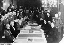 World War 1 Picture - Signing of the treaty, December 15, 1917