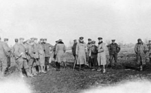 World War 1 Picture - British and German troops meeting in No man's land during the unofficial truce (British troops from the Northumberland Hussars, 7th Division, Bridoux-Rouge Banc Sector)