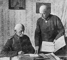 World War 1 Picture - von Hoeppner in consultation with his Chief of Staff, Oberst-Lieutenant Thomsen