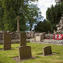 World War 1 Picture - Haig's grave (right) next to his wife's, with the standard military headstone used in World War I.