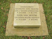 World War 1 Picture - Grave on the Invalidenfriedhof Cemetery in Berlin