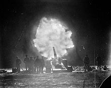 World War 1 Picture - 6-inch gun of the Royal Garrison Artillery firing over Vimy Ridge behind Canadian lines at night