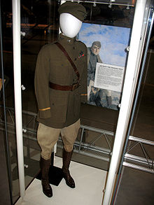 World War 1 Picture - Rickenbacker's uniform on display at the Steven F. Udvar-Hazy Center