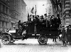 World War 1 Picture - Armistice Day Celebrations in Toronto, Canada in 1918