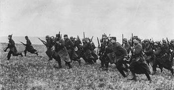 World War 1 Picture - French infantrymen charging. 1914.