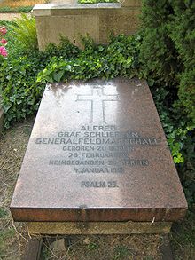 World War 1 Picture - Grave at the Invalidenfriedhof Cemetery, Berlin