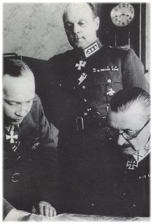 World War 1 Picture - Aksel Airo (left), with C.G.E. Mannerheim (right) and Erik Heinrichs