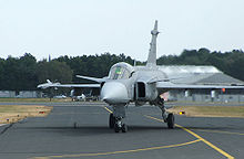 Airplane Picture - JAS 39 Gripen taxiing in after display, Farnborough 2006