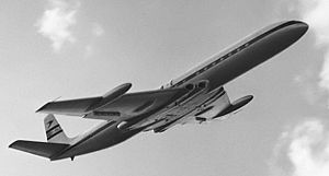 Warbird Picture - Comet 3 G-ANLO in BOAC markings at Farnborough in September 1954