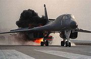 Airplane Pictures - B-1B emergency landing