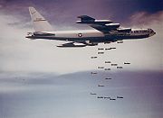 airplane pictures - B-52F releasing its payload of bombs