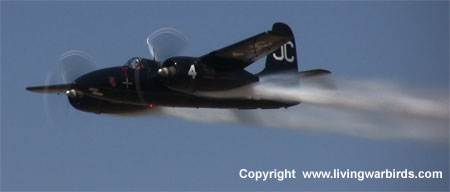 Airplane Pictures - Living Warbirds: Grumman F7F-3P Tigercat