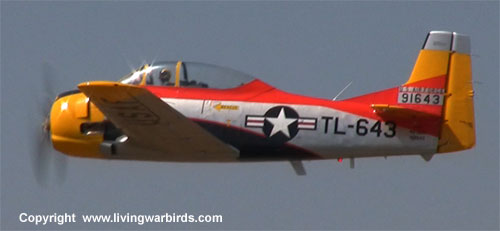 Airplane Pictures - North American Aviation T-28 Trojan - Warbirds - World War II airplanes - free warbirds videos - download Living Warbirds DVD