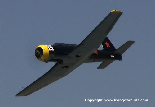 Airplane Pictures - Living Warbirds: Nanchang CJ-6A - Warbirds - World War II airplanes - free warbirds videos - download Living Warbirds DVD